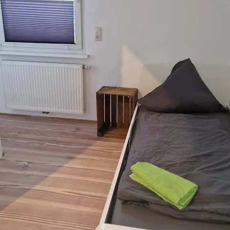 Haus Unterkunft Fuer Monteure In Budenheim, 5 Schlafzimmer, Zentral Gelegen *