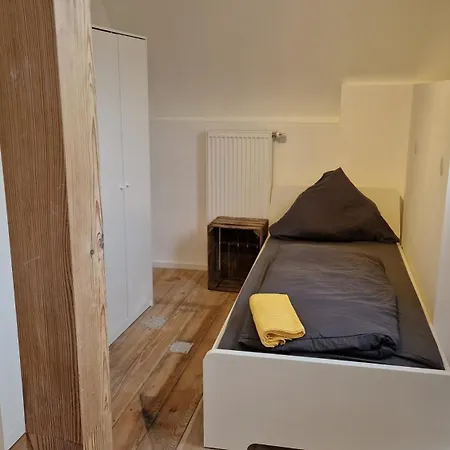 Haus Unterkunft Fuer Monteure In Budenheim, 5 Schlafzimmer, Zentral Gelegen