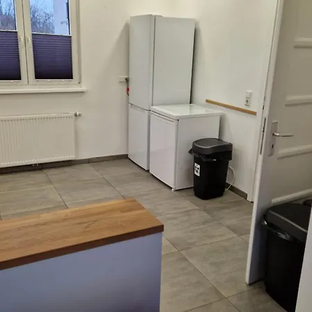 Haus Unterkunft Fuer Monteure In Budenheim, 5 Schlafzimmer, Zentral Gelegen Budenheim