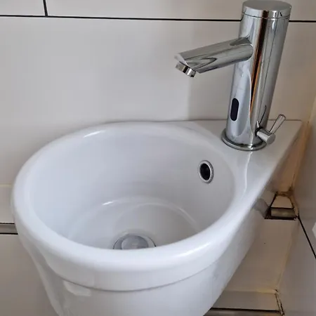 Haus Fuer Monteure In Budenheim, Zentral Gelegen Daire Budenheim