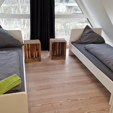 Haus Unterkunft Fuer Monteure In Budenheim, 5 Schlafzimmer, Zentral Gelegen