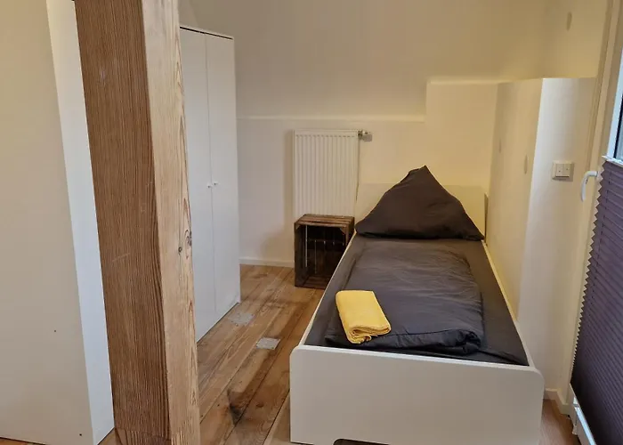 Haus Fuer Monteure In Budenheim, Zentral Gelegen